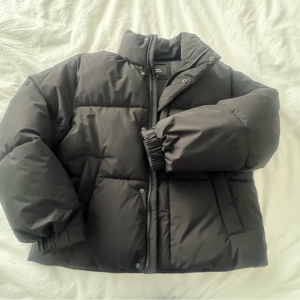 Musings Standard Women's Black Short Puffer Jacket